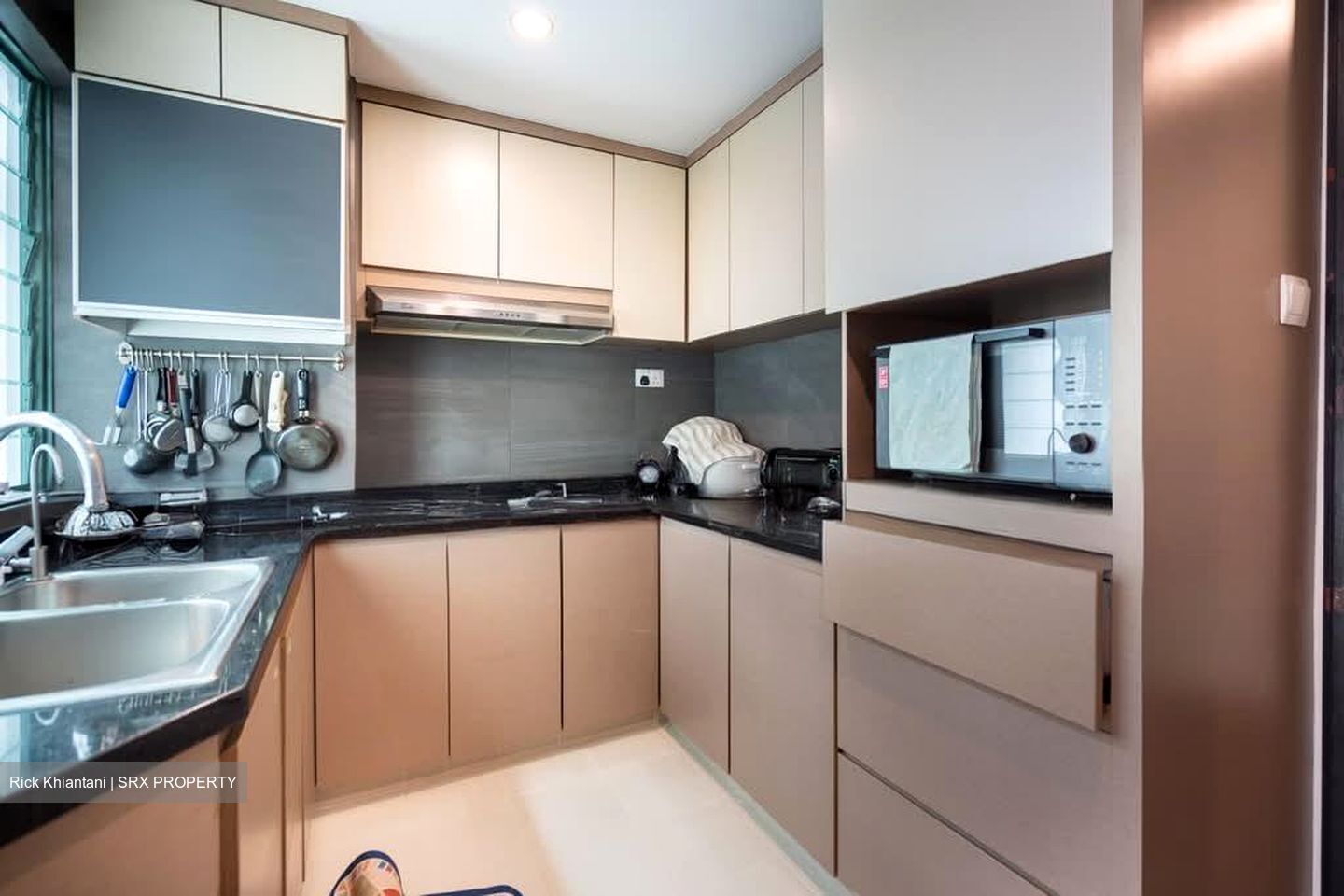 Stratford Court (D16), Condominium #596107751